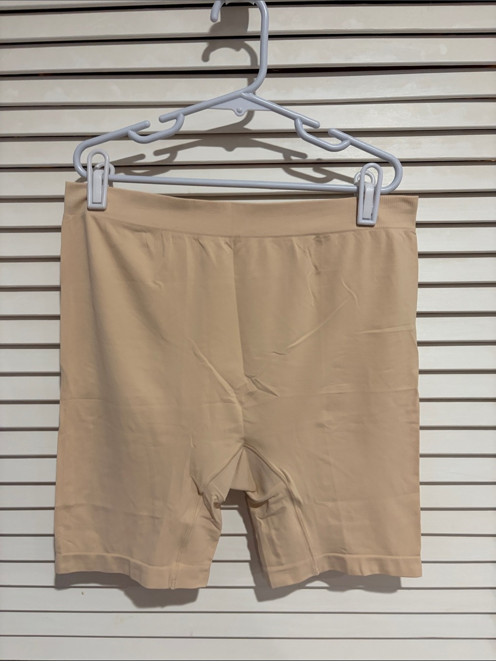 Seamless Nude Shaping Short - Women's Shapewear